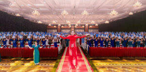 Lê Thị Ánh Tuyết là một chuyên gia với hơn 15 năm kinh nghiệm trong ngành làm đẹp