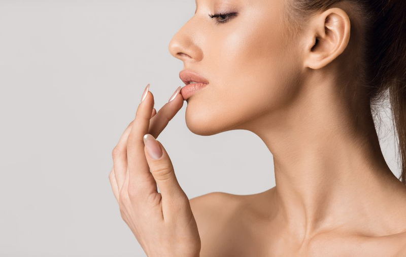 Cần dùng vitamin C kiên trì để trị thâm môi hiệu quả